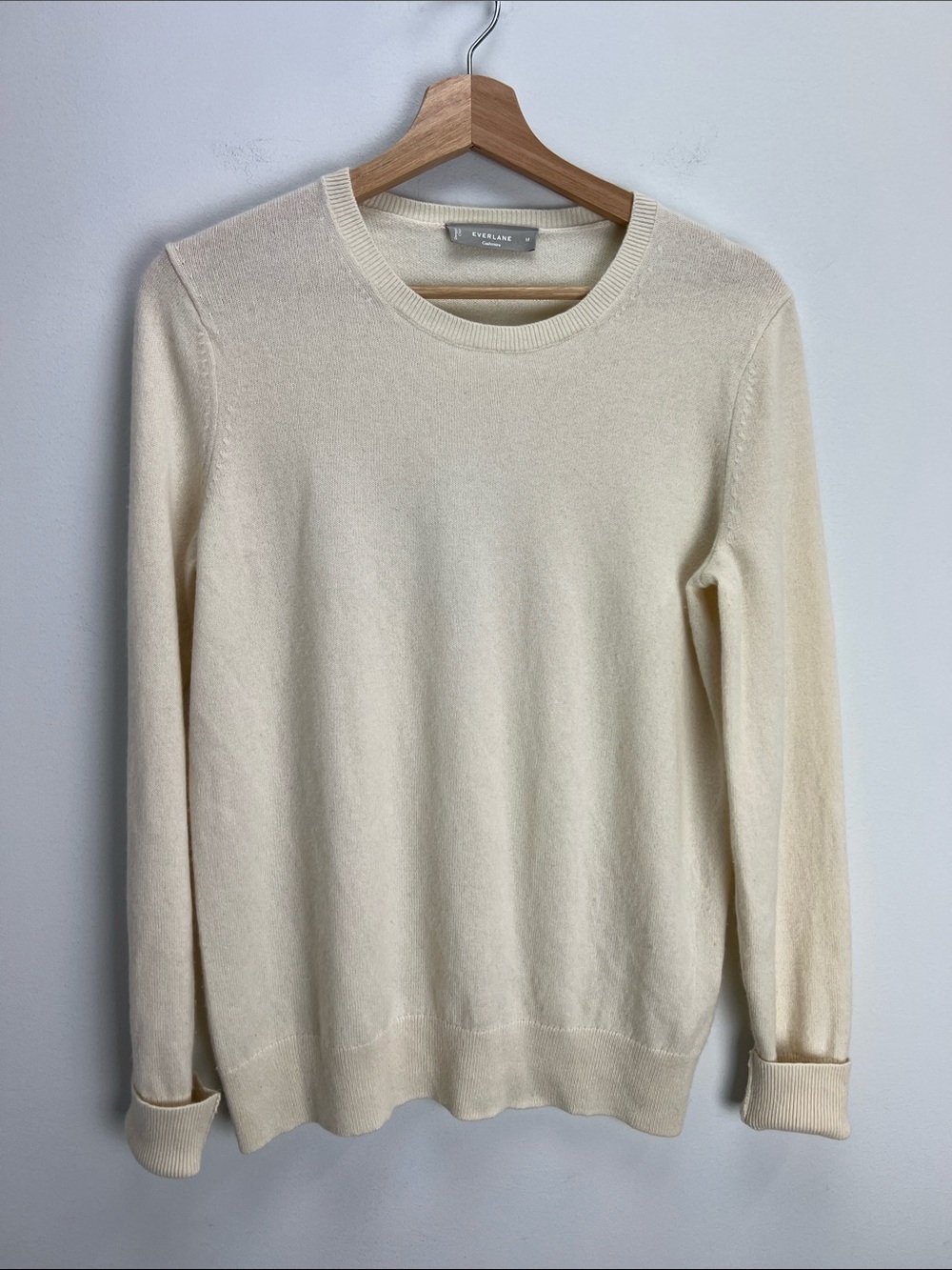 Everlane Cashmere Sweater Crew Cream Womens Medium Soft Quiet Luxury Minimalist